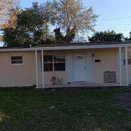 Casa a la venta en 10460 SW 151st Ter, Miami FL 33176