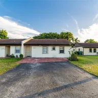 Casa a la venta en 14046 SW 55th St, Miami FL 33175