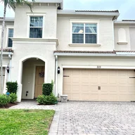 Casa a la venta en 915 Banyan Dr, Hollywood FL 33021
