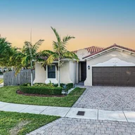 Casa a la venta en 15461 SW 173rd Ln 15461 SW 173rd Ln, Miami FL 33187