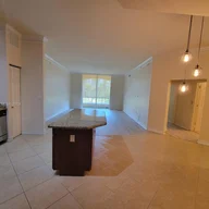 Apartamento a la venta en 3001 NE 185th St # 333, Aventura FL 33180