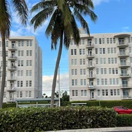 Apartamento a la venta en 1791 NE Miami Gardens Dr # E202, Miami FL 33179