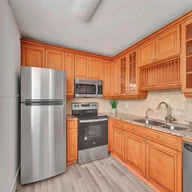 Apartamento a la venta en 9440 Live Oak Pl # 401, Davie FL 33324