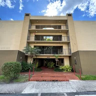 Apartamento a la venta en 8615 NW 8th St # 210, Miami FL 33126