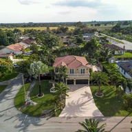 Casa a la venta en 15602 SW 161st St, Miami FL 33187