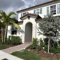 Casa a la venta en 2335 NW 122nd Ter, Miami FL 33167