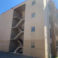 Apartamento a la venta en 4715 NW 7th St # 2, Miami FL 33126