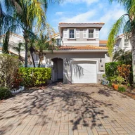 Casa a la venta en 1125 Doveplum St, Hollywood FL 33019