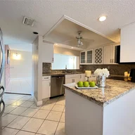 Apartamento a la venta en 1830 Sabal Palm Dr # 406, Davie FL 33324