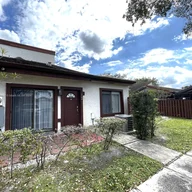 Casa a la venta en 1744 NW 71st Ave # 117, Plantation FL 33313