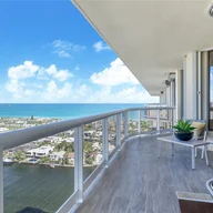 Apartamento a la venta en 20191 E Country Club Dr # 2704, Aventura FL 33180