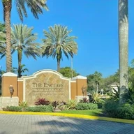 Apartamento a la venta en 2081 Renaissance Blvd # 205, Miramar FL 33025