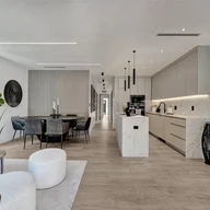 Casa a la venta en 2066 NE 174th St, North Miami Beach FL 33162