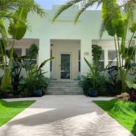 Casa a la venta en 120 NW 49th St, Miami FL 33127