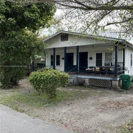 Casa a la venta en 3822 Oak Ave, Miami FL 33133