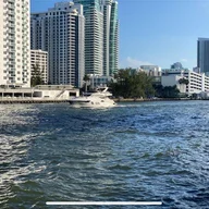 Apartamento a la venta en 800 Parkview Dr # 511, Hallandale Beach FL 33009