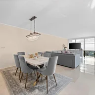 Apartamento a la venta en 1000 Parkview Dr # 607, Hallandale Beach FL 33009