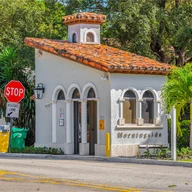 Casa a la venta en 485 NE 55th Ter, Miami FL 33137