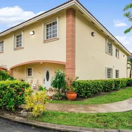 Casa a la venta en 6757 NW 182nd St # 102, Hialeah FL 33015