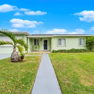 Casa a la venta en 7545 SW 30th St, Miami FL 33155