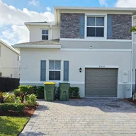 Casa a la venta en 848 SE 17th St # 1, Homestead FL 33034