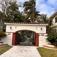 Apartamento a la venta en 1195 Marseille Dr # 5, Miami Beach FL 33141