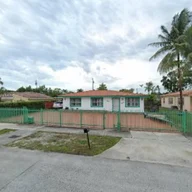 Casa a la venta en 7300 SW 13th St, Miami FL 33144