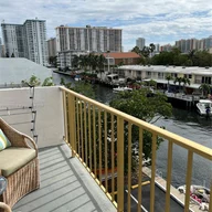 Apartamento a la venta en 3770 NE 171st St # 401, North Miami Beach FL 33160