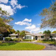 Casa a la venta en 7485 SW 159th Ter, Palmetto Bay FL 33157