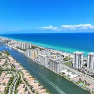 Apartamento a la venta en 1600 S Ocean Dr, Hollywood FL 33019