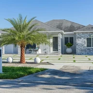 Casa a la venta en 14451 SW 158th St, Miami FL 33177