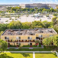 Apartamento a la venta en 9250 Fontainebleau Blvd # 204, Miami FL 33172