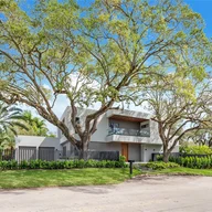 Casa a la venta en 3401 Halissee St, Miami FL 33133