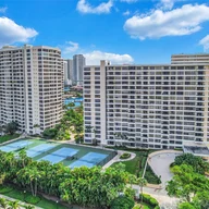 Apartamento a la venta en 600 Three Islands Blvd # 1009, Hallandale Beach FL 33009
