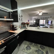 Apartamento a la venta en 1751 NW 75th Ave # 207, Plantation FL 33313