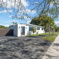 Casa a la venta en 3051 SW 84th Ct, Miami FL 33155