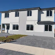 Casa a la venta en 22460 SW 124 CT # B, Miami FL 33170