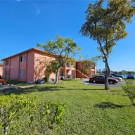 Apartamento a la venta en 1810 NW 119th St # 204, Miami FL 33167