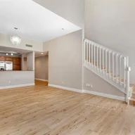 Apartamento a la venta en 8395 SW 73rd Ave # 105, Miami FL 33143