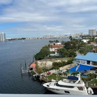 Apartamento a la venta en 2841 NE 163rd St # 811, North Miami Beach FL 33160