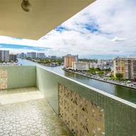 Apartamento a la venta en 1833 S Ocean Dr # 1412, Hallandale Beach FL 33009