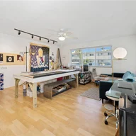 Apartamento a la venta en 7440 Byron Ave # 1B, Miami Beach FL 33141