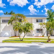 Casa a la venta en 15235 SW 99th Ct, Miami FL 33157