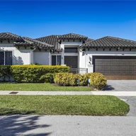 Casa a la venta en 9381 SW 174th St, Palmetto Bay FL 33157