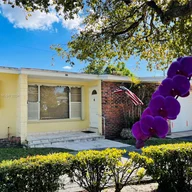 Casa a la venta en 9350 SW 52nd Ter, Miami FL 33165