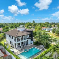 Casa a la venta en 1100 NE 180th Ter, North Miami Beach FL 33162