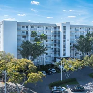 Apartamento a la venta en 2221 Cypress Island Dr # 702, Pompano Beach FL 33069