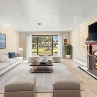 Casa a la venta en 3225 Van Buren St, Hollywood FL 33021