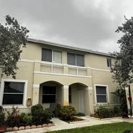 Casa a la venta en 21275 NE 8th Pl # 2, Miami FL 33179