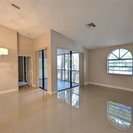 Apartamento a la venta en 10700 NW 14th St # 142, Plantation FL 33322